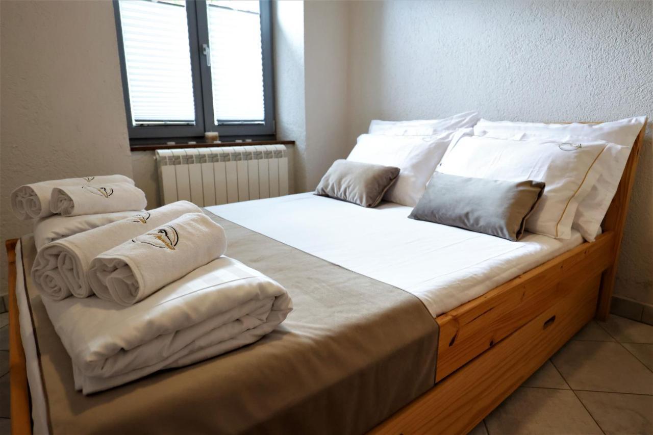 Guesthouse Idila Pod Nanosom Senozece Dış mekan fotoğraf