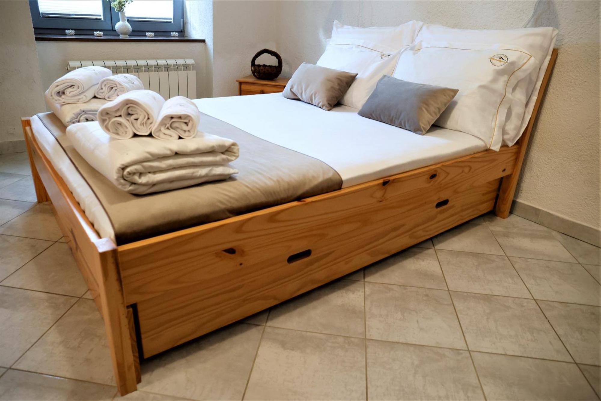 Guesthouse Idila Pod Nanosom Senozece Dış mekan fotoğraf