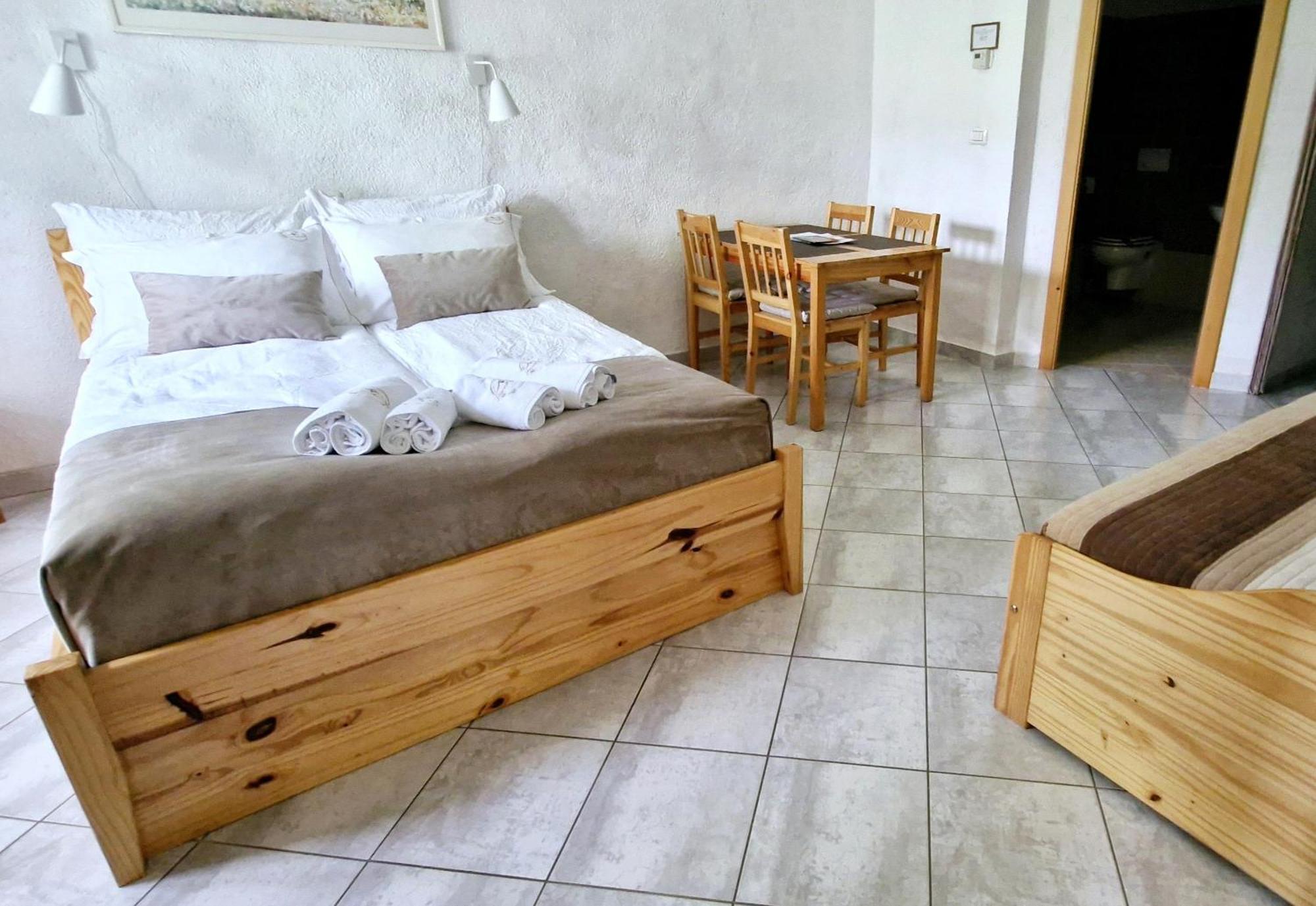 Guesthouse Idila Pod Nanosom Senozece Dış mekan fotoğraf