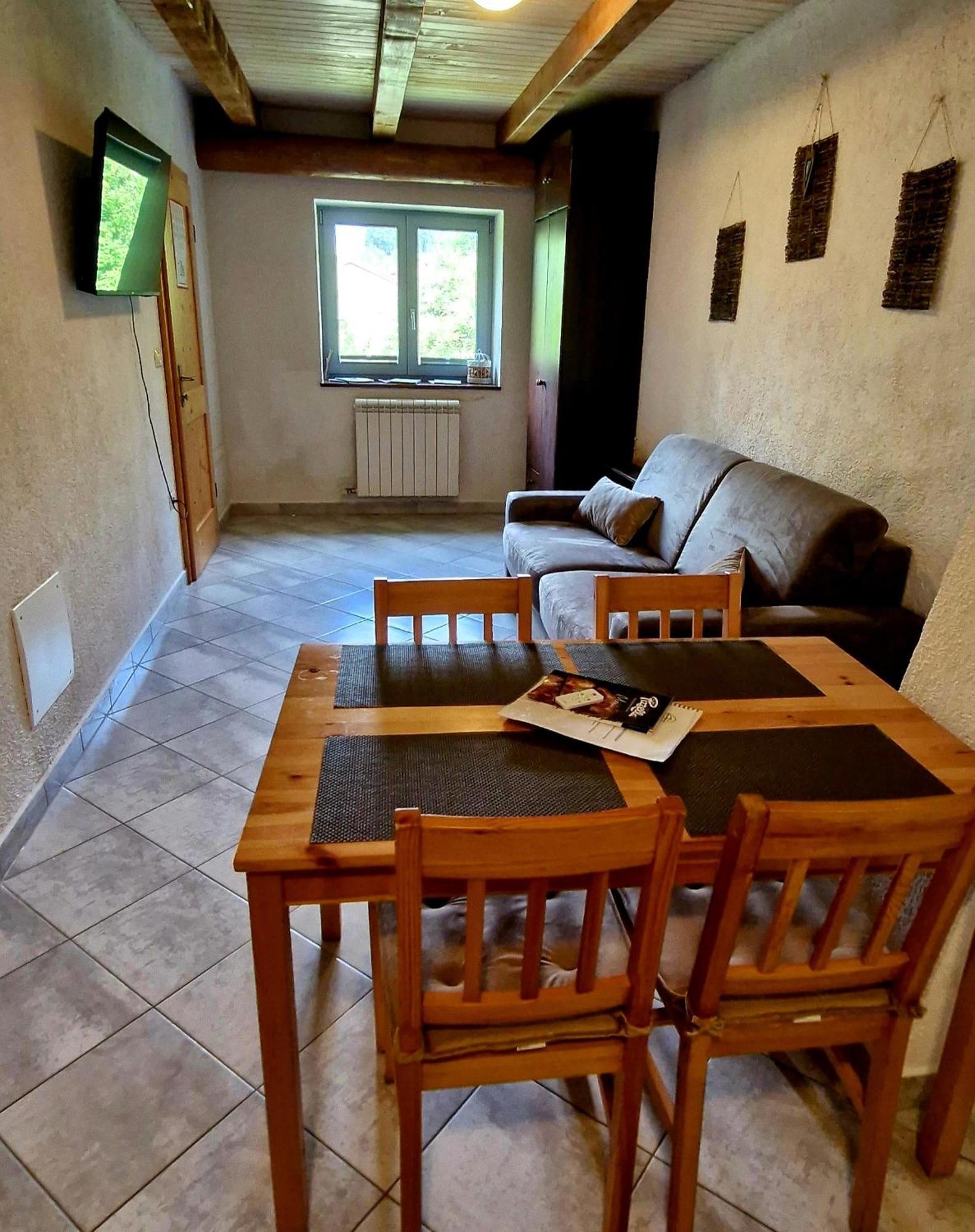 Guesthouse Idila Pod Nanosom Senozece Dış mekan fotoğraf