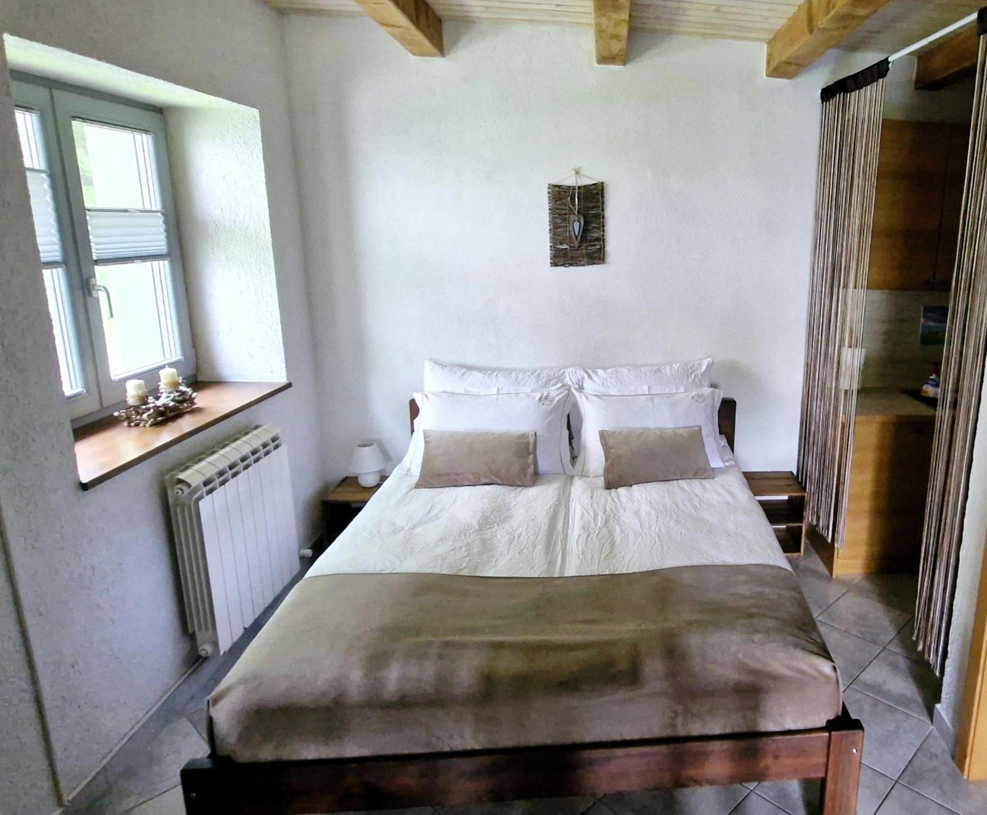 Guesthouse Idila Pod Nanosom Senozece Dış mekan fotoğraf