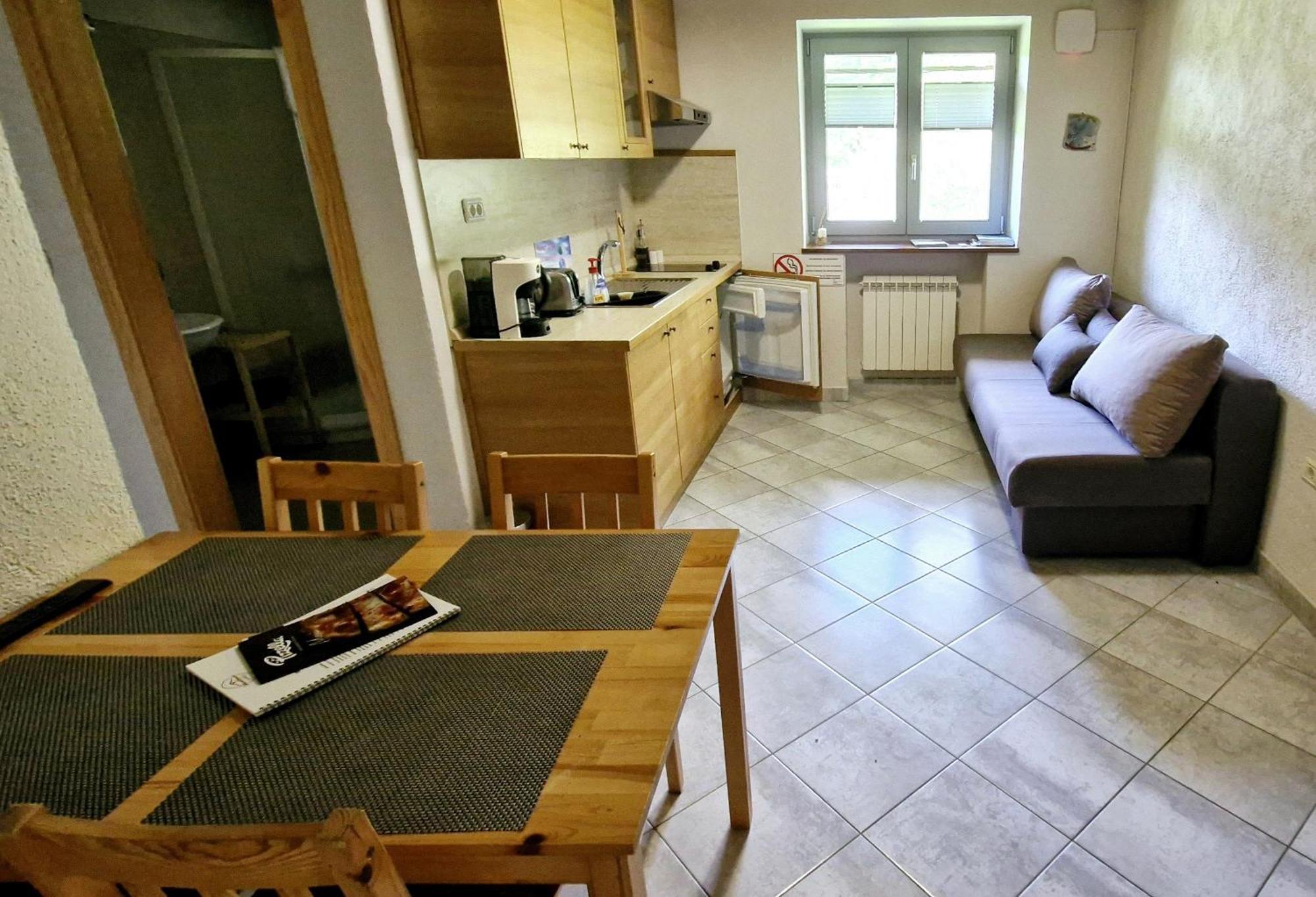 Guesthouse Idila Pod Nanosom Senozece Dış mekan fotoğraf